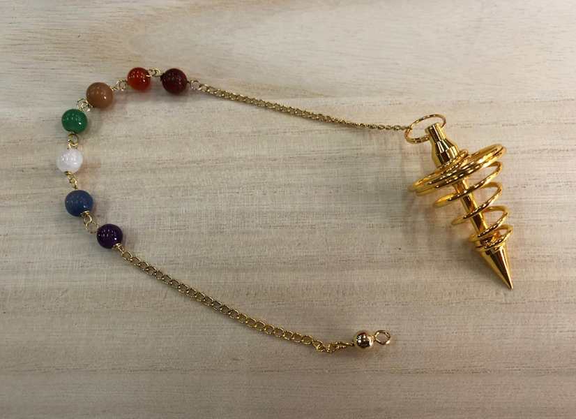Péndulo Espiral dorado con cadena chakras